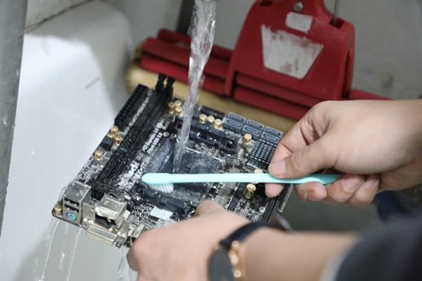 主板水洗可行嗎？實測結果打破傳統認知